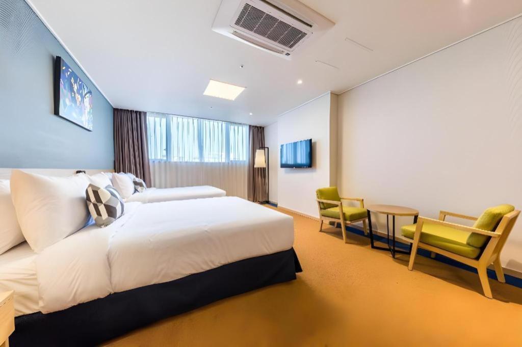 Howard Johnson By Wyndham Incheon Airport Exterior photo